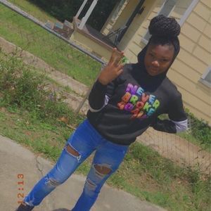 Meet your Posher, Lelauni